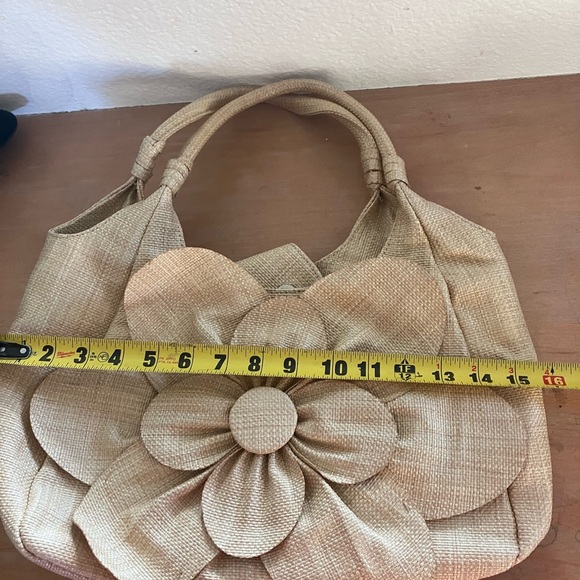 Handbag with Large Flower Accent - Beige Woven Tote - Picture 7 of 8